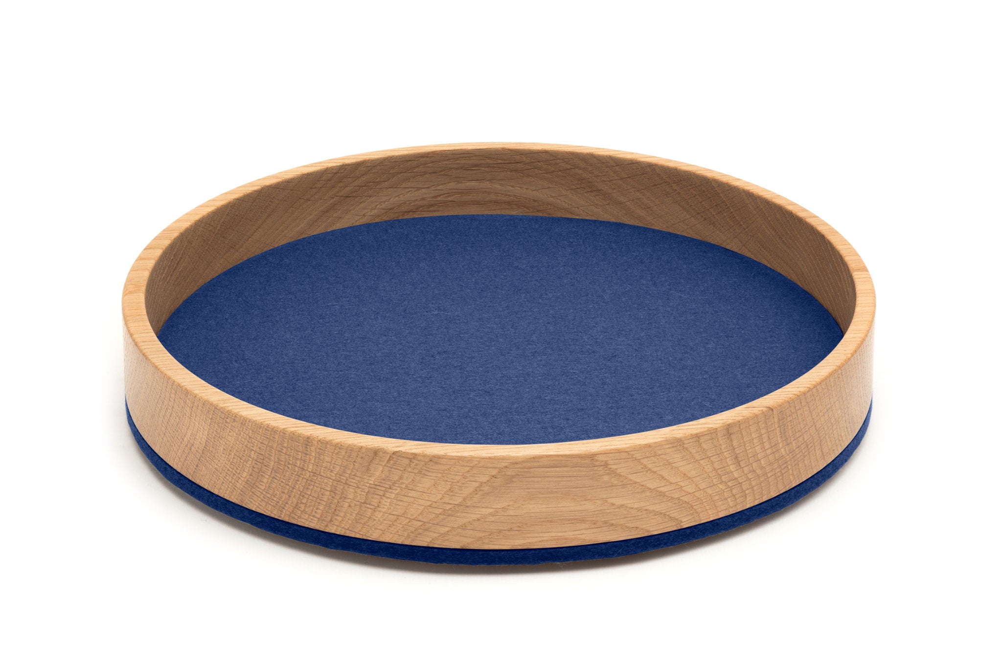 Rundes Tablett Bowl M von Hey-Sign aus Eichenholz und Wollfilz in der Farbe Indigo