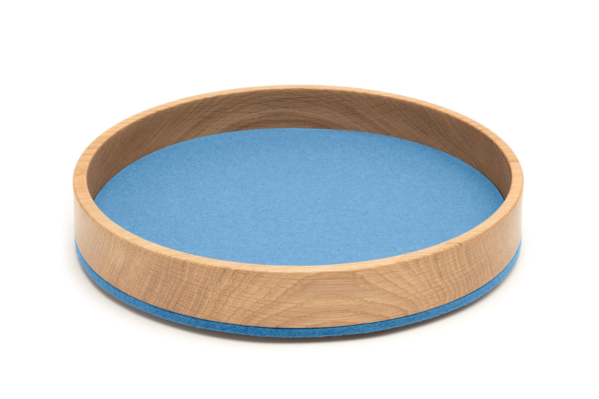 Rundes Tablett Bowl M von Hey-Sign aus Eichenholz und Wollfilz in der Farbe Himmel