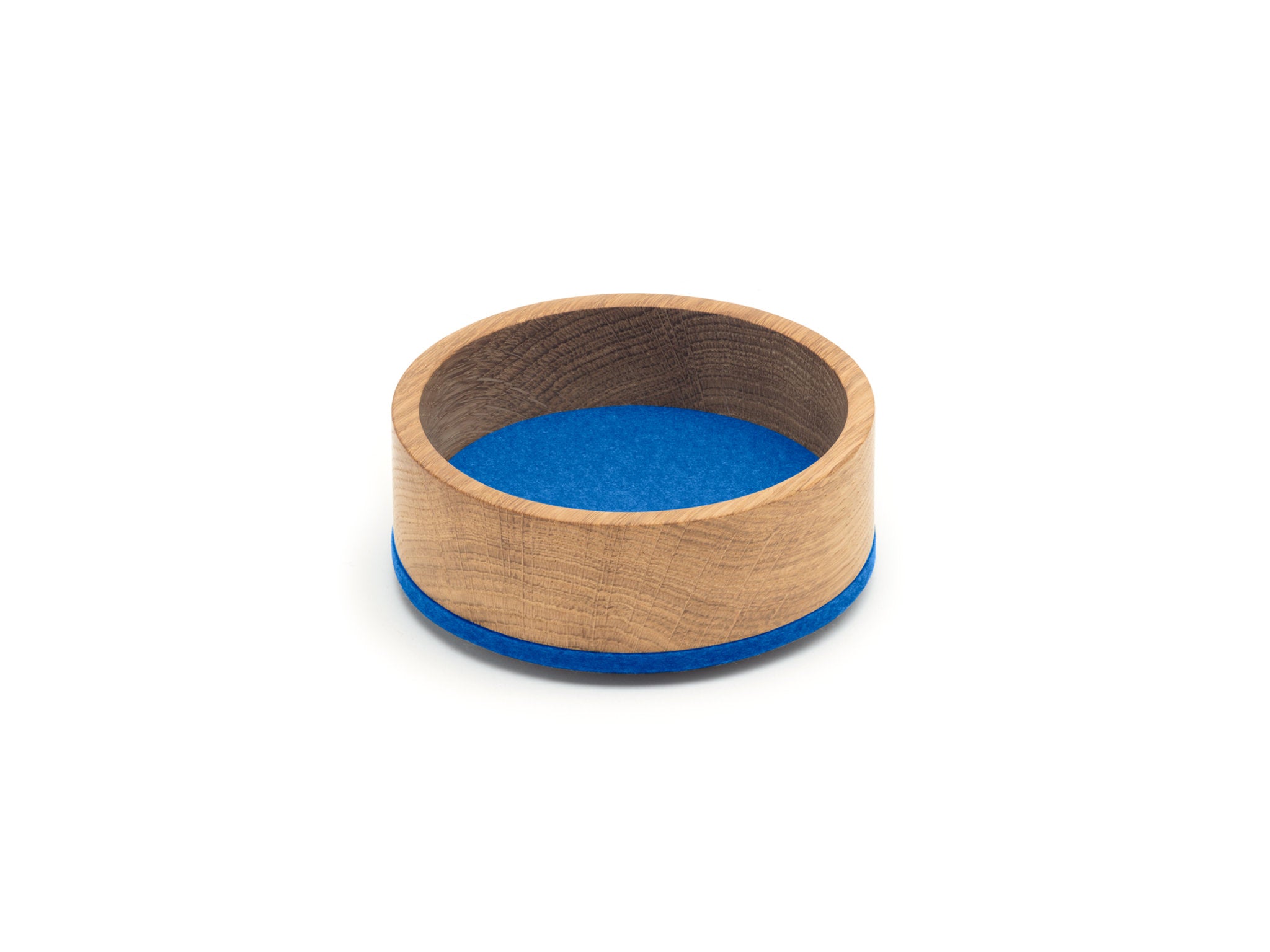 Rundes Tablett Bowl S von Hey-Sign aus Eichenholz und Wollfilz in der Farbe Blau