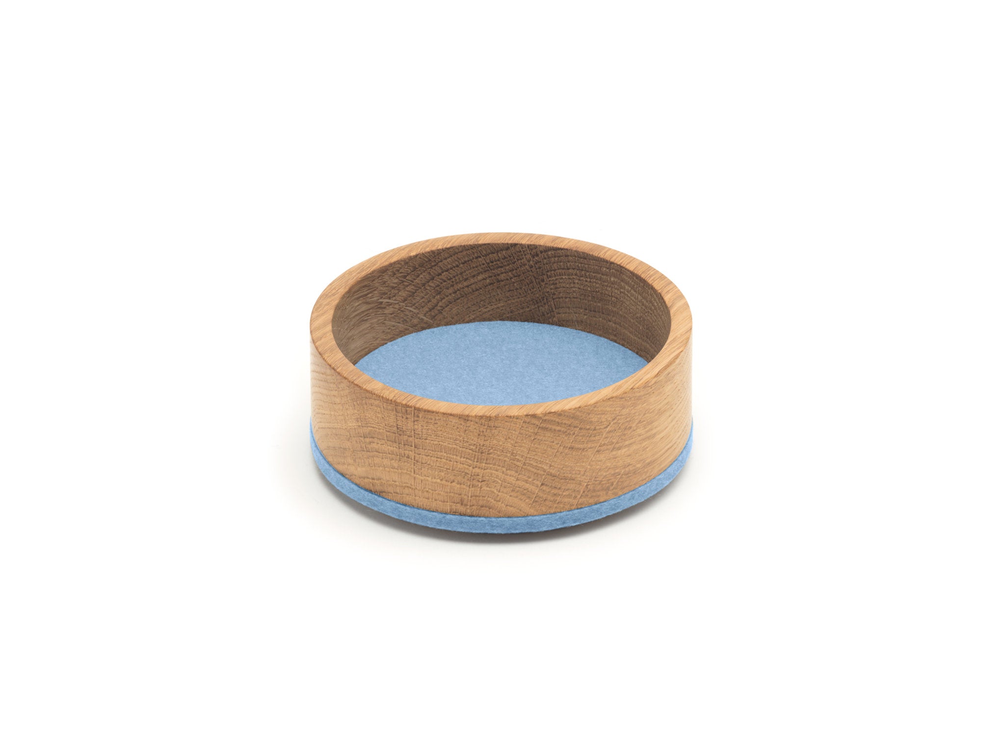 Rundes Tablett Bowl S von Hey-Sign aus Eichenholz und Wollfilz in der Farbe Pastellblau