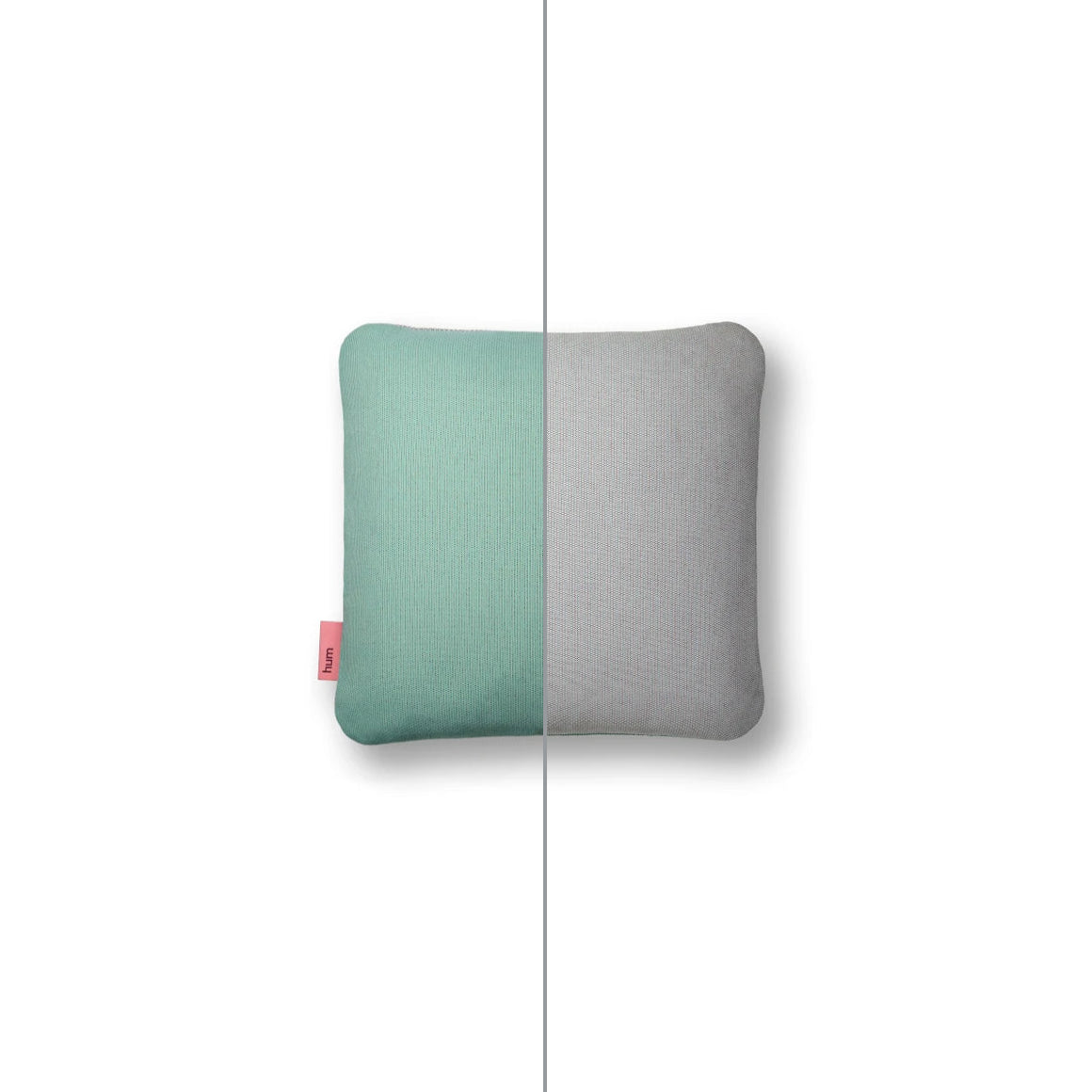 Zweifarbiges quadratisches Hum Outdoor Kissen Größe M in den Farben Türkis und Kreide